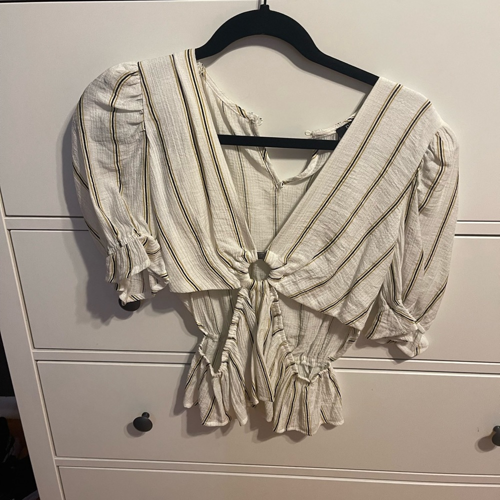 Size small short sleeve crop top